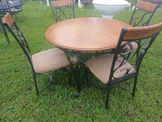 Dining Table 4 Chairs 