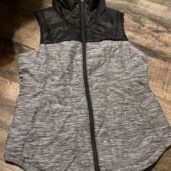 WOMENS MEDIUM M North Face Vest  GREY BLACK