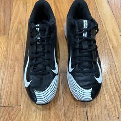 Nike Vapor Softball 🥎 Cleats Size 4.5Y
