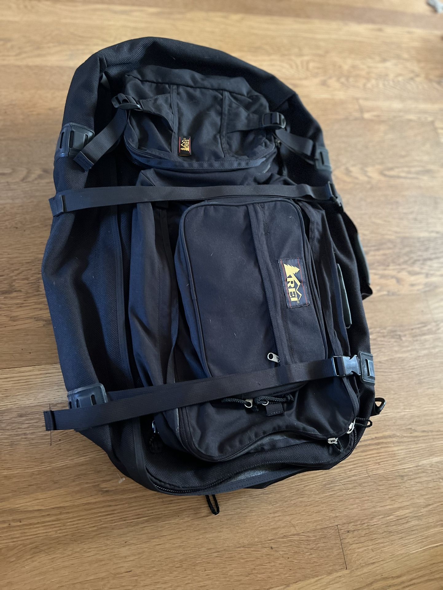 THE COOLEST! vintage REI Multipack Backpack