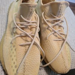 Perfect Condition Adidas Yeezy Boost 350 V2 