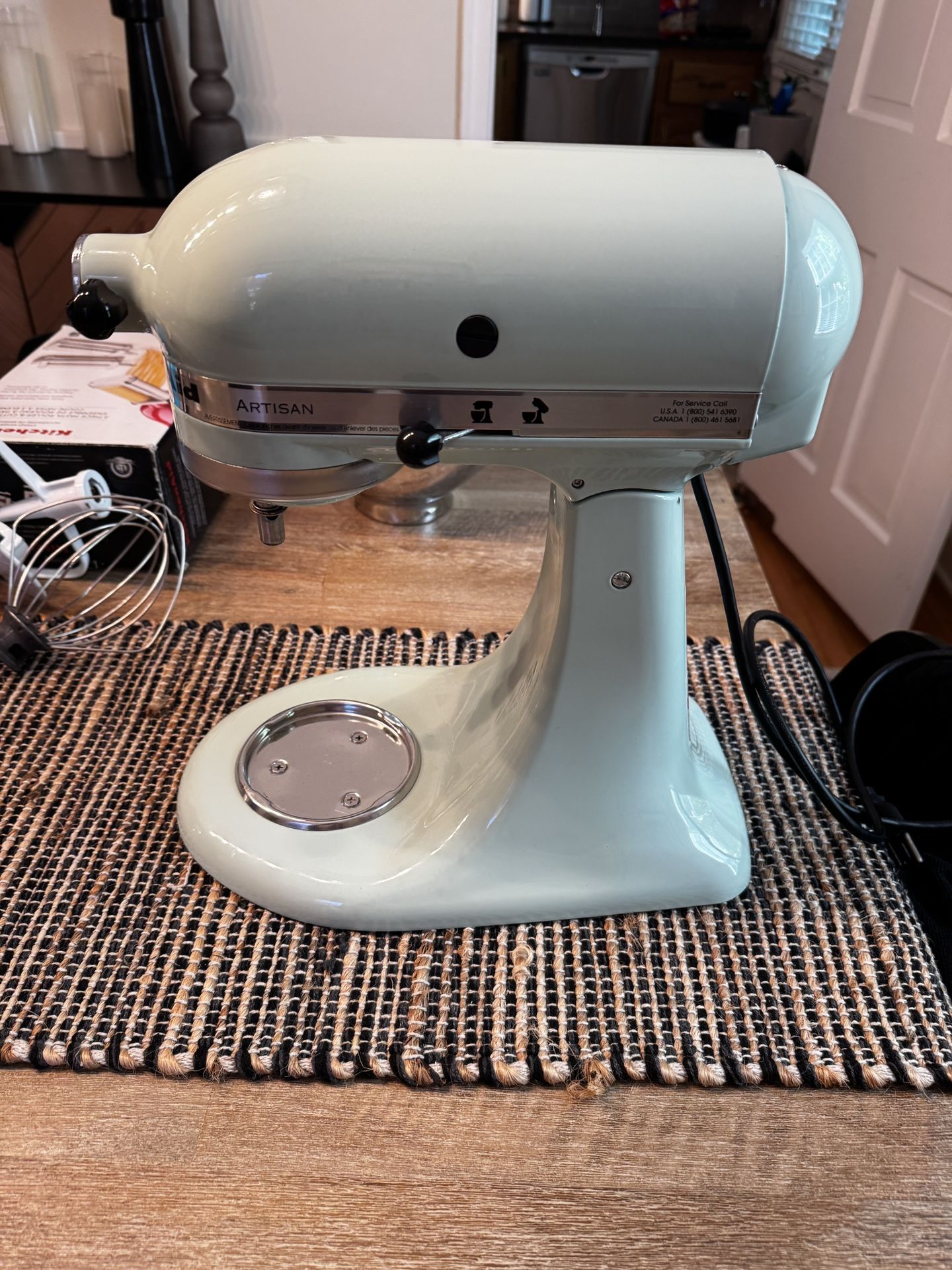 KitchenAid 5 Quart Stand Mixer And Pasta Making Attachment