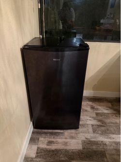Mini fridge