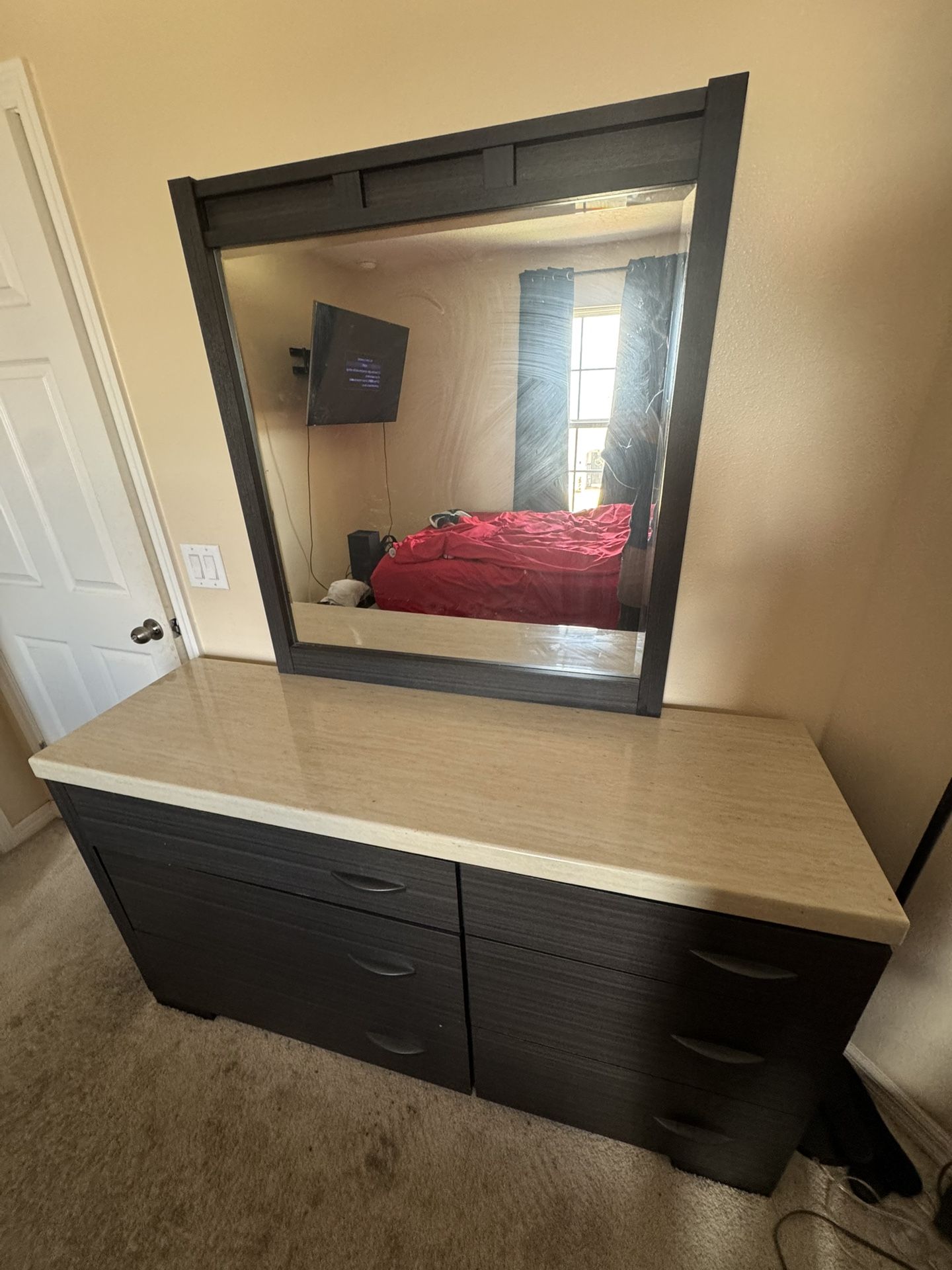 Dresser