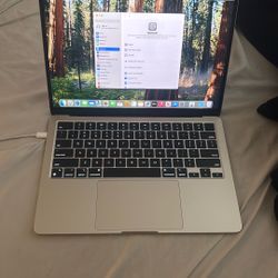 Apple MacBook Air 13 Inch M2 Chip 10/10 Condition 12 Cycle Count Wasn’t Used 16ram 256gb Flash Hard Drive Warranty Til April 2026