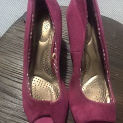 Used Wedges Hot pink Size 71/2 W