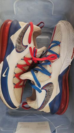 Nike LeBron 17 Low
Tune Squad