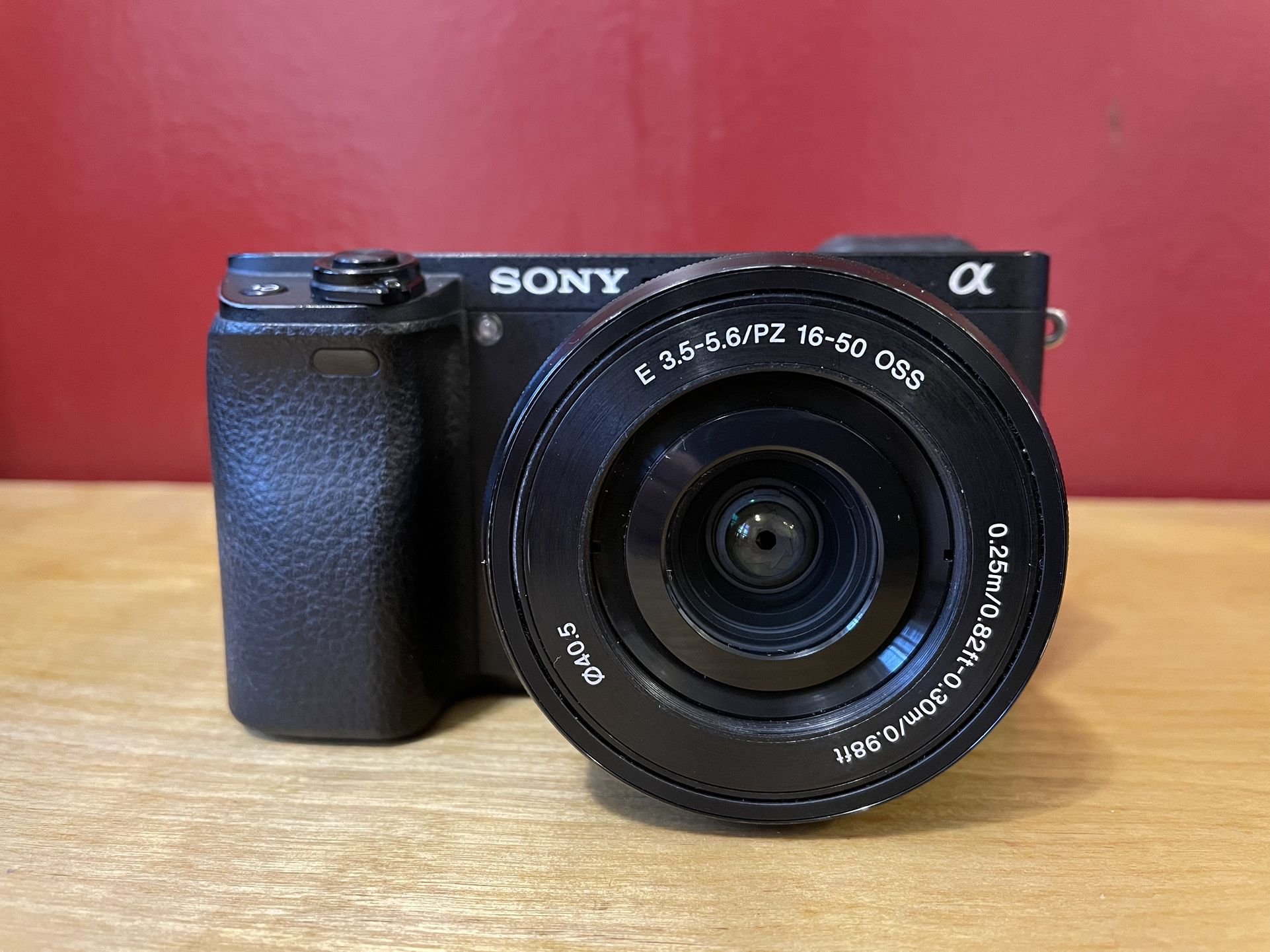 Regeringsverordening bovenste Zending Sony a6300 with 16-50mm lens for Sale in Seattle, WA - OfferUp