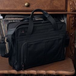 Victorinox Expandable Briefcase Laptop Case EUC