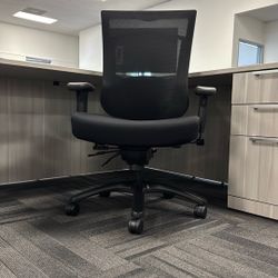 CoolMesh Pro XL Big & Tall Executive Office Chair
