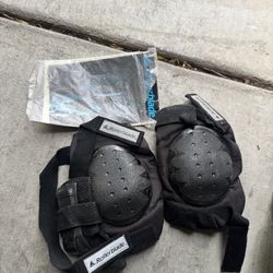 Size 9 Skate With Pads $25 