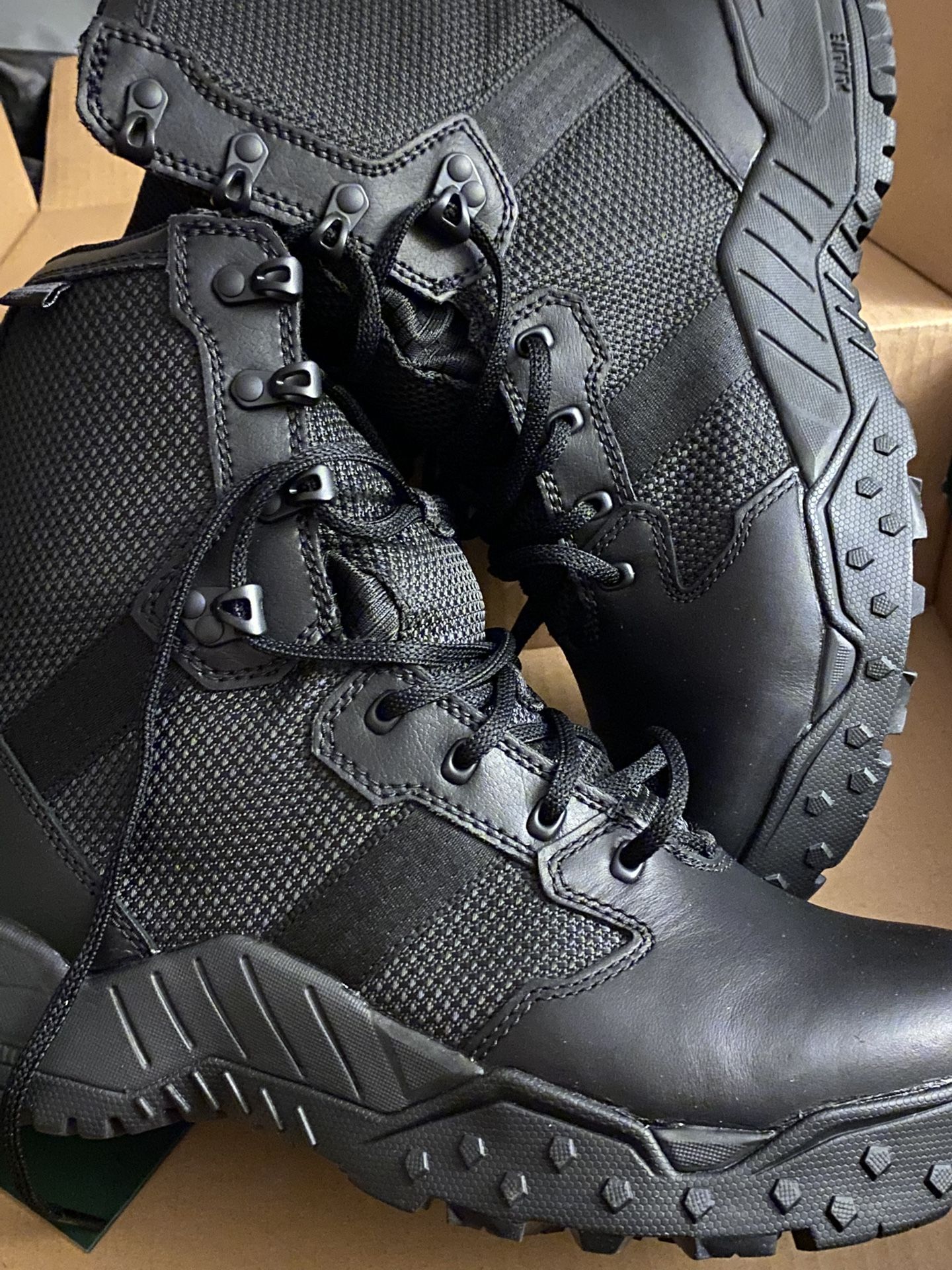 NEW IN BOX DANNER BOOTS 10.5