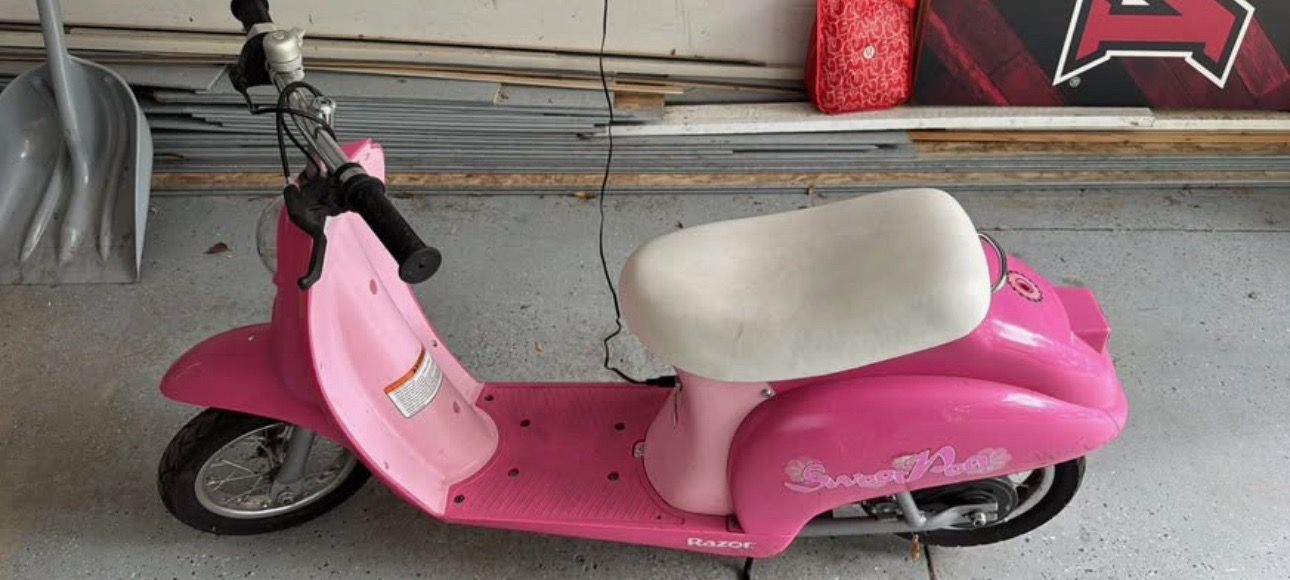 Razor, sweet pea pocket mod pink scooter