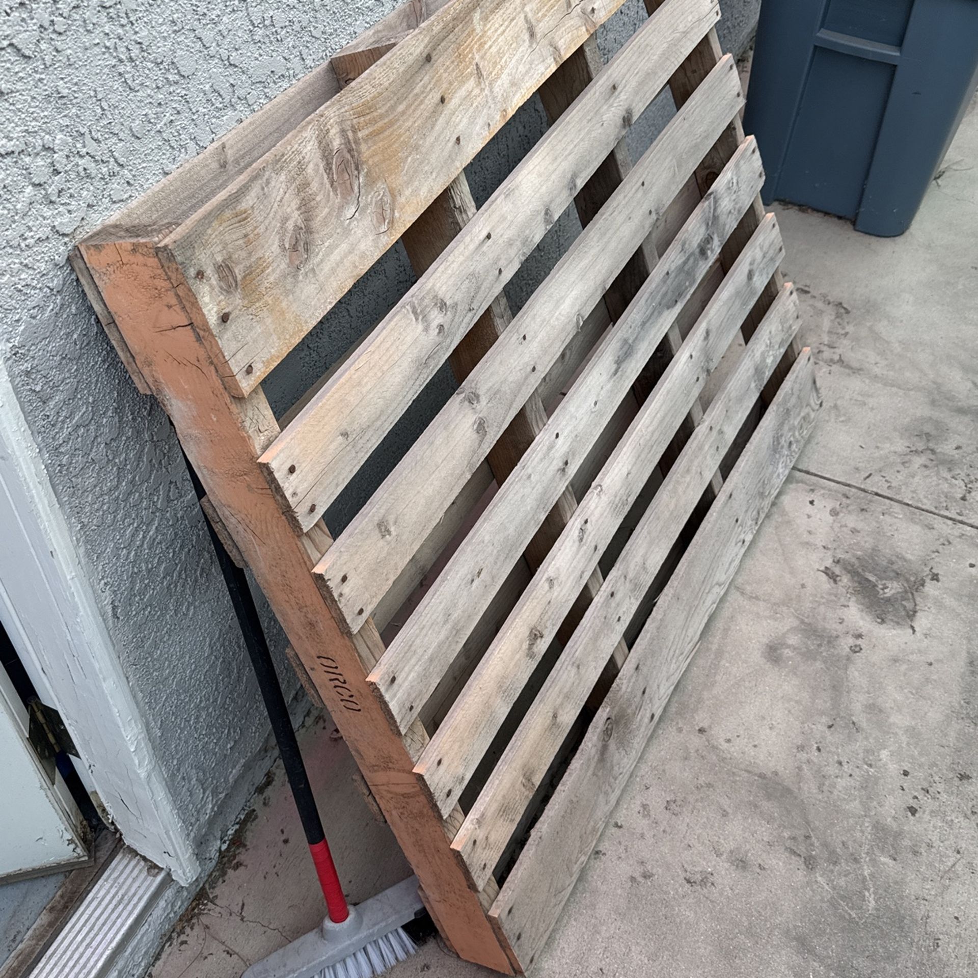 Free Pallets