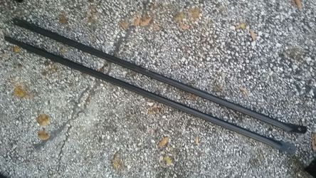 Braces for basketball hoop setup