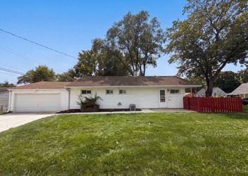 Unit 0301 | 3 bd | 1.5 ba |  1,008 sqft 2221 Myrtle Ave, Columbus, OH 43211