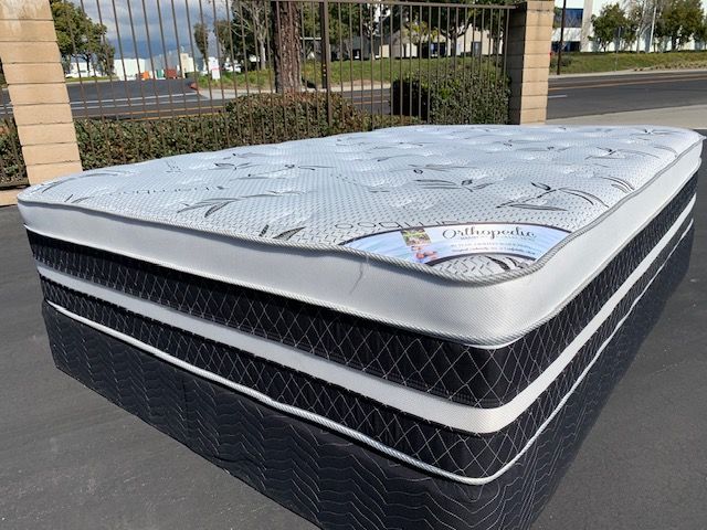 Queen ortho Bamboo Pillow Top Mattress!•••