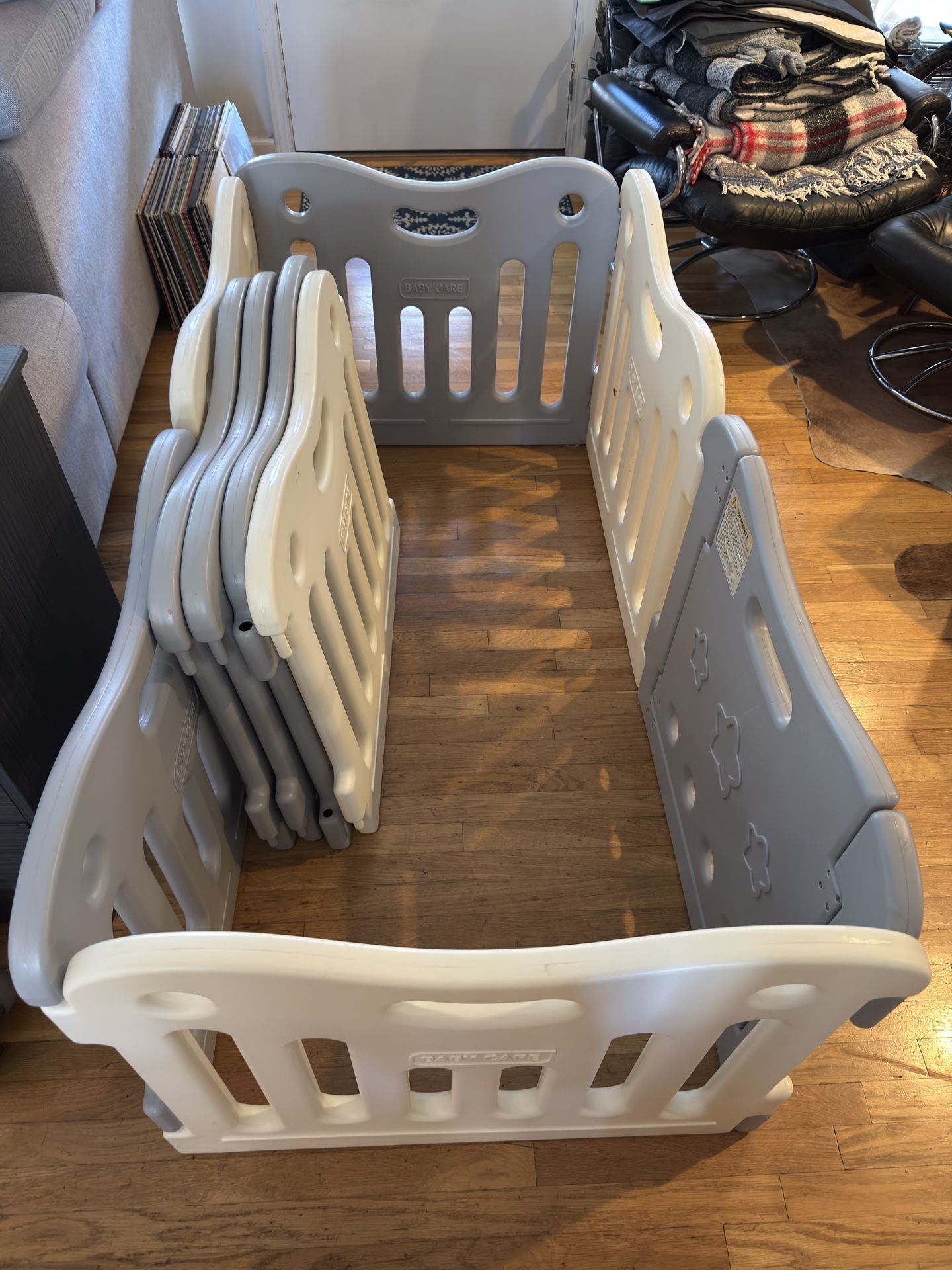 Baby Care Play Pen 31.6 Sq. Ft. Reconfigurable With Latching Gate