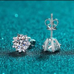 ✨ Brand New 2 CTW Moissanite Stud Earrings  ✨