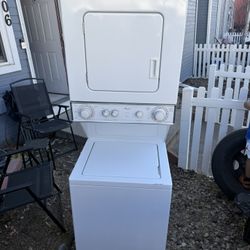 Whirlpool 24” Unitized Washer And Dryer 