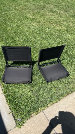 Lounge chairs for games/foldable chairs