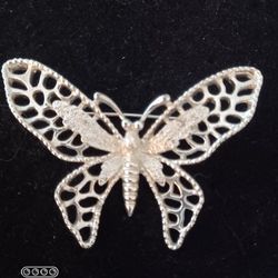 SARAH COVENTRY SILVER TONE ORNATE BUTTERFLY PIN