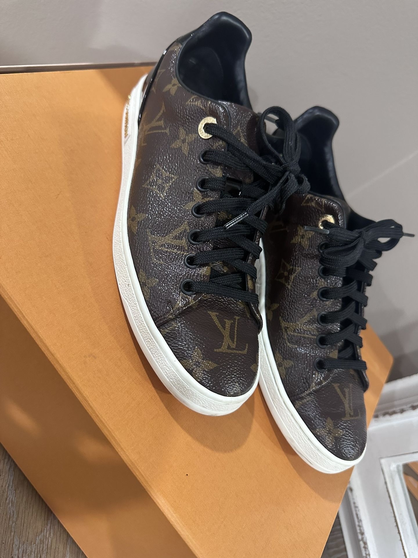 LV Authentic womens sneakers like new