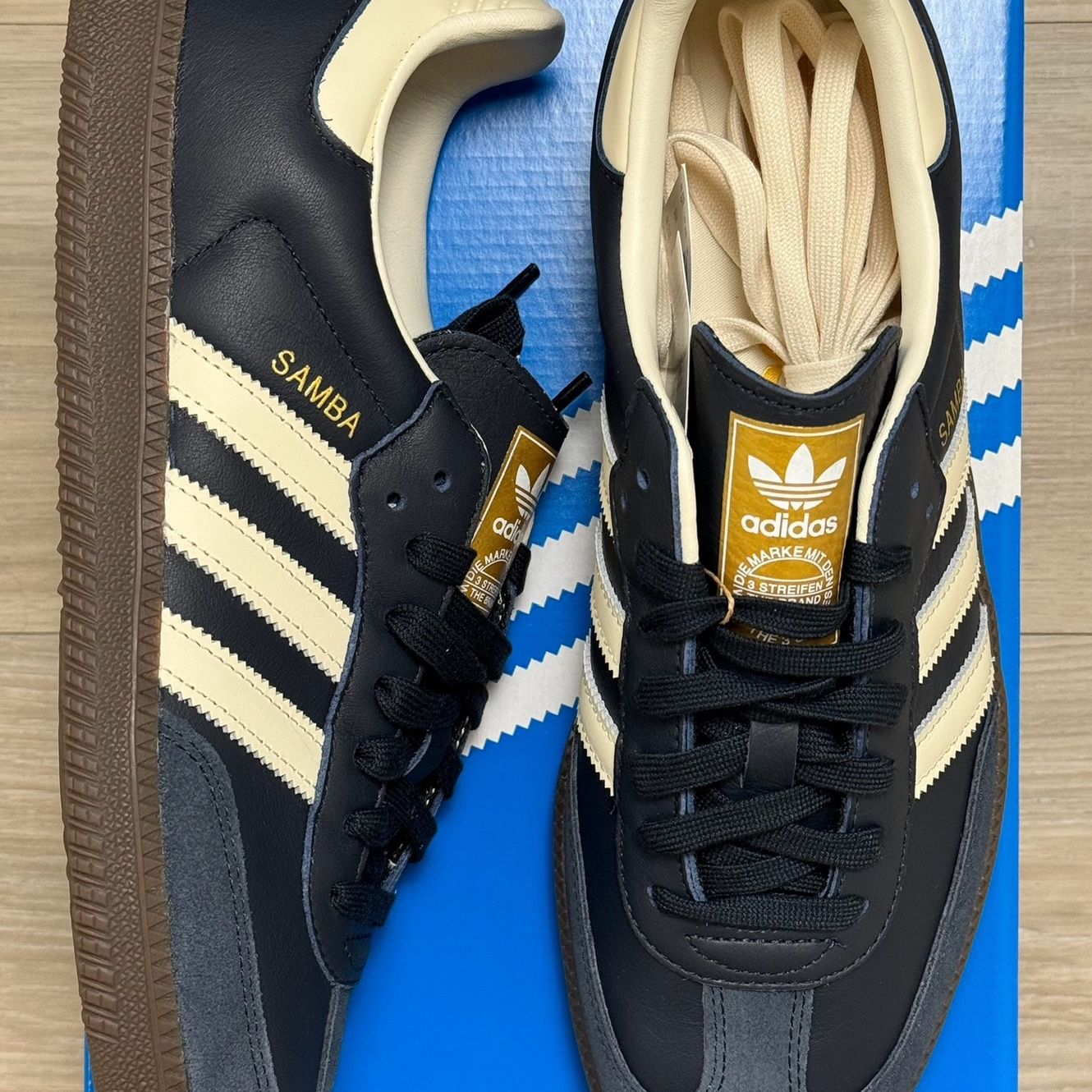 adidas gazelle silver green womens Adidas Samba OG | Men's | Shadow Navy/Golden Beige/Gum main image 1