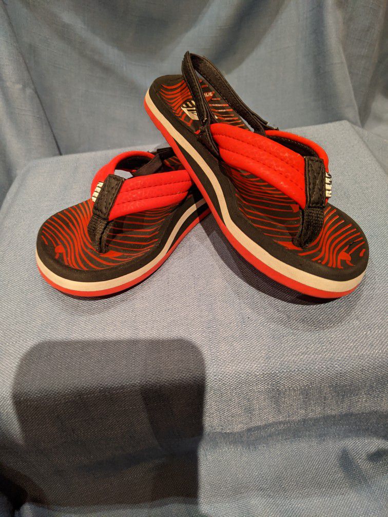 Reef Kids Water Sandals. Size 9/10