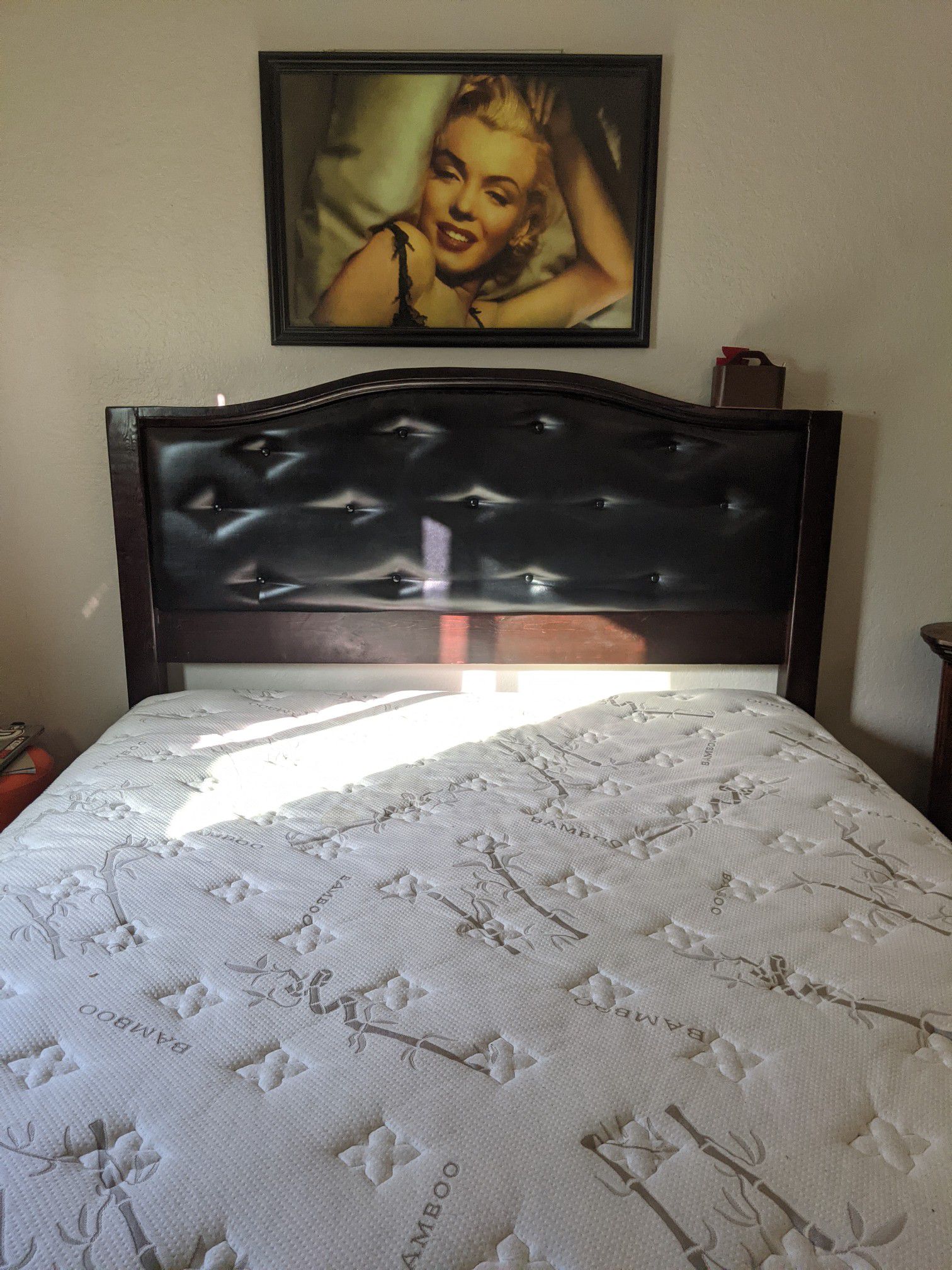 Royal touch king size bed (it's free )
