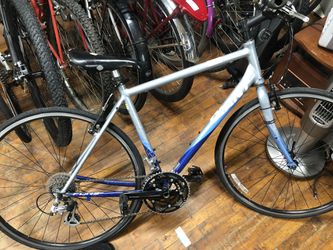 Bicycle, Other Giant 21 Speed Bike Blue And Gray FCR ... Negotiable