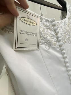 Wedding Dress NEW Size 10 W/sleeves