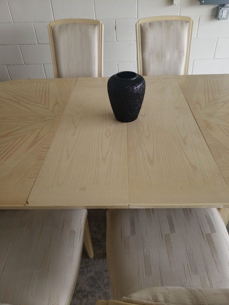 FREE Beautiful Kitchen Table With 6 Chairs.