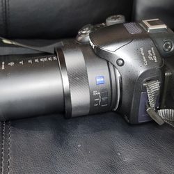 Sony Cyber-shot DSC-HX400 Digital Camera