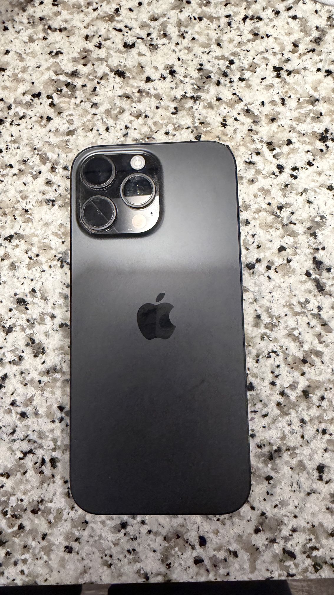 UNLOCKED iPhone 16 Pro Max 512GB Black Titanium Selling my iPhone 16 Pro Max 512GB in Black Titanium