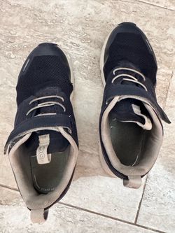 On cloud kids sneakers