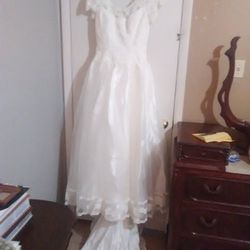 Sposabella Antique White Wedding Dress Size 8 and Shoes