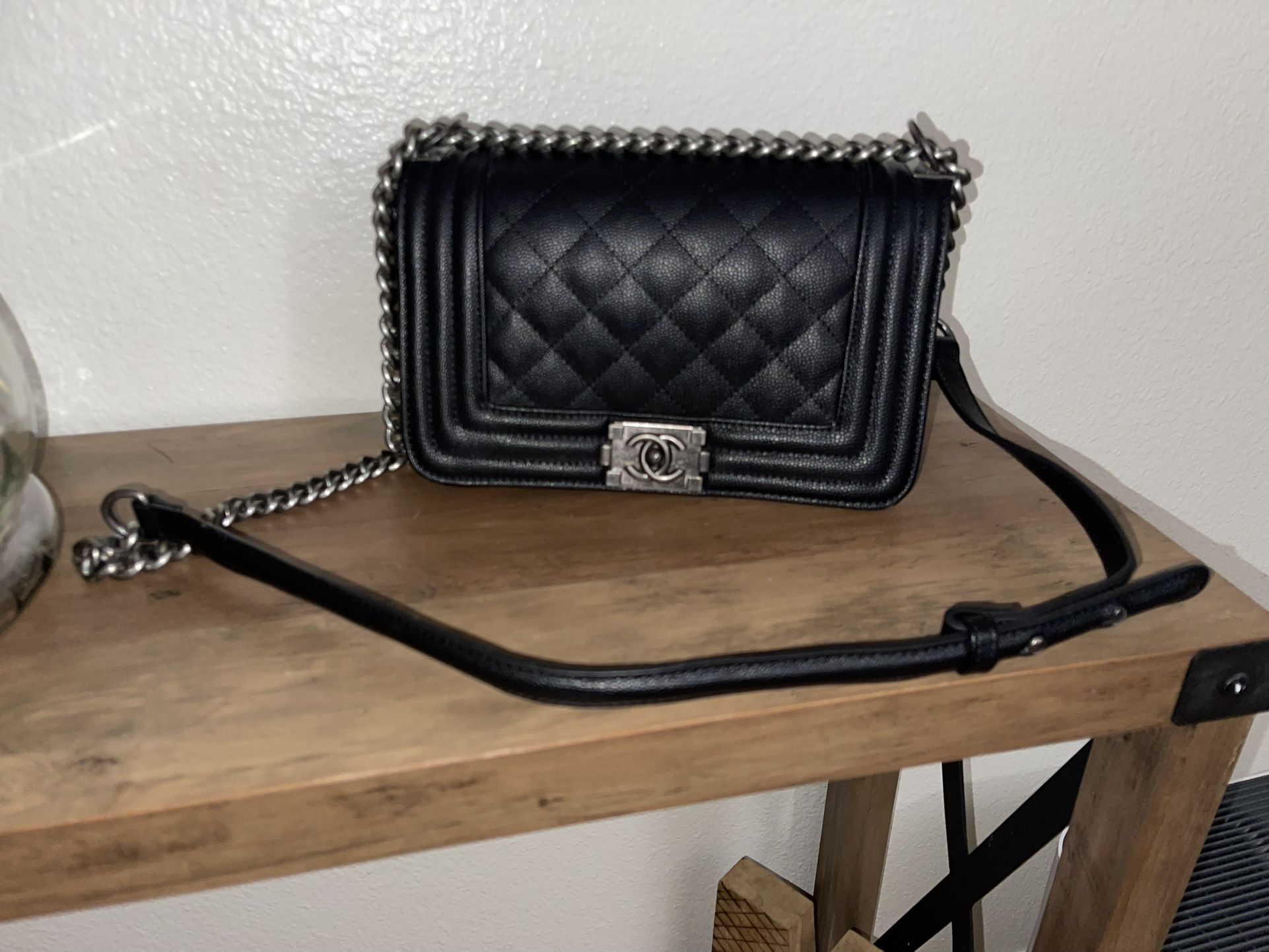 Medium / Large Sized Handbag 