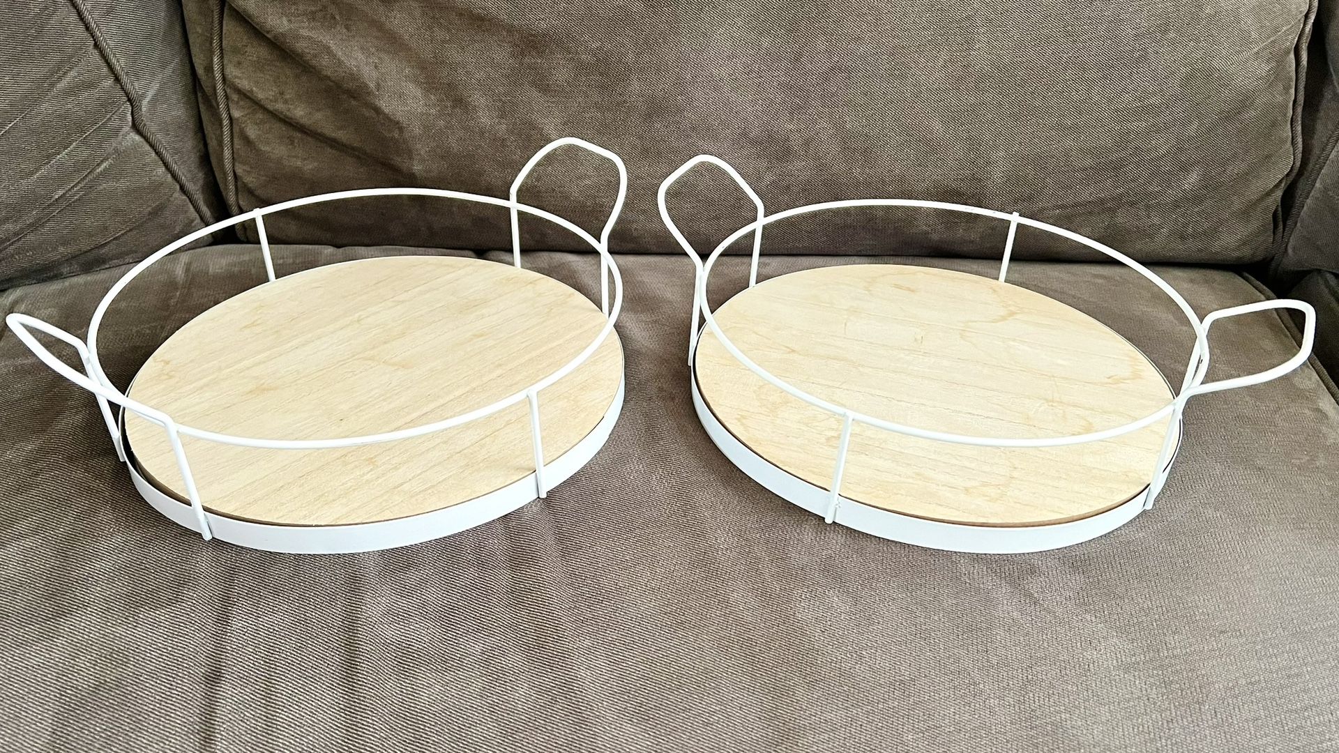Set of 2 trays 