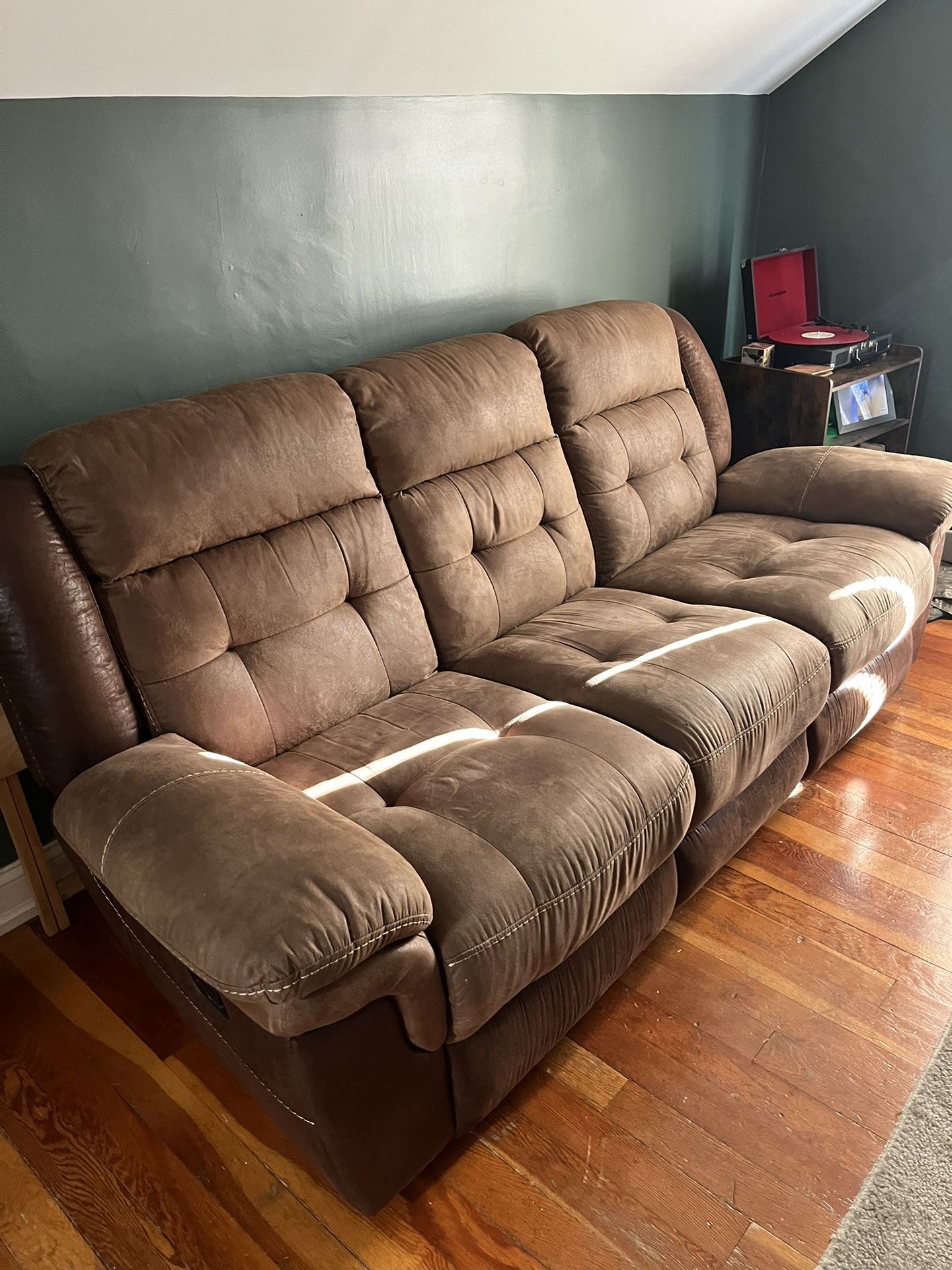 Brown / Tan Reclining Sofa. Great Condition