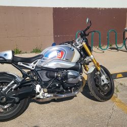2021 BMW RNINET 719 Options 