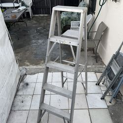 Excellent Condition Variety Of Ladders 