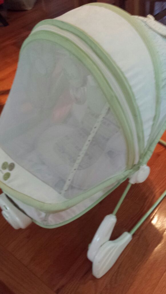 Safety 1st Bouncer with mosquito net for Sale in Montgomery