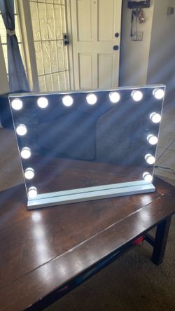 Vanity mirror with 3 different light settings