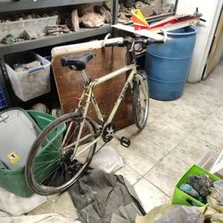 Trek 830 Bike