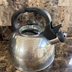 Chrome Teapot 2.5 Quarts