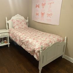 Antique White Twin Bed Frame Headboard Footboard Bunky Board Night Stand Comforter Sham Coquette Shabby Chic Bows