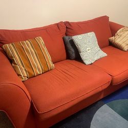 Confortable Couch