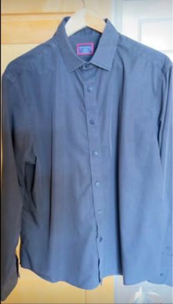 UNTUCKit Men’s Wrinkle-Free Black Button-Up Shirt – Large and X-Large