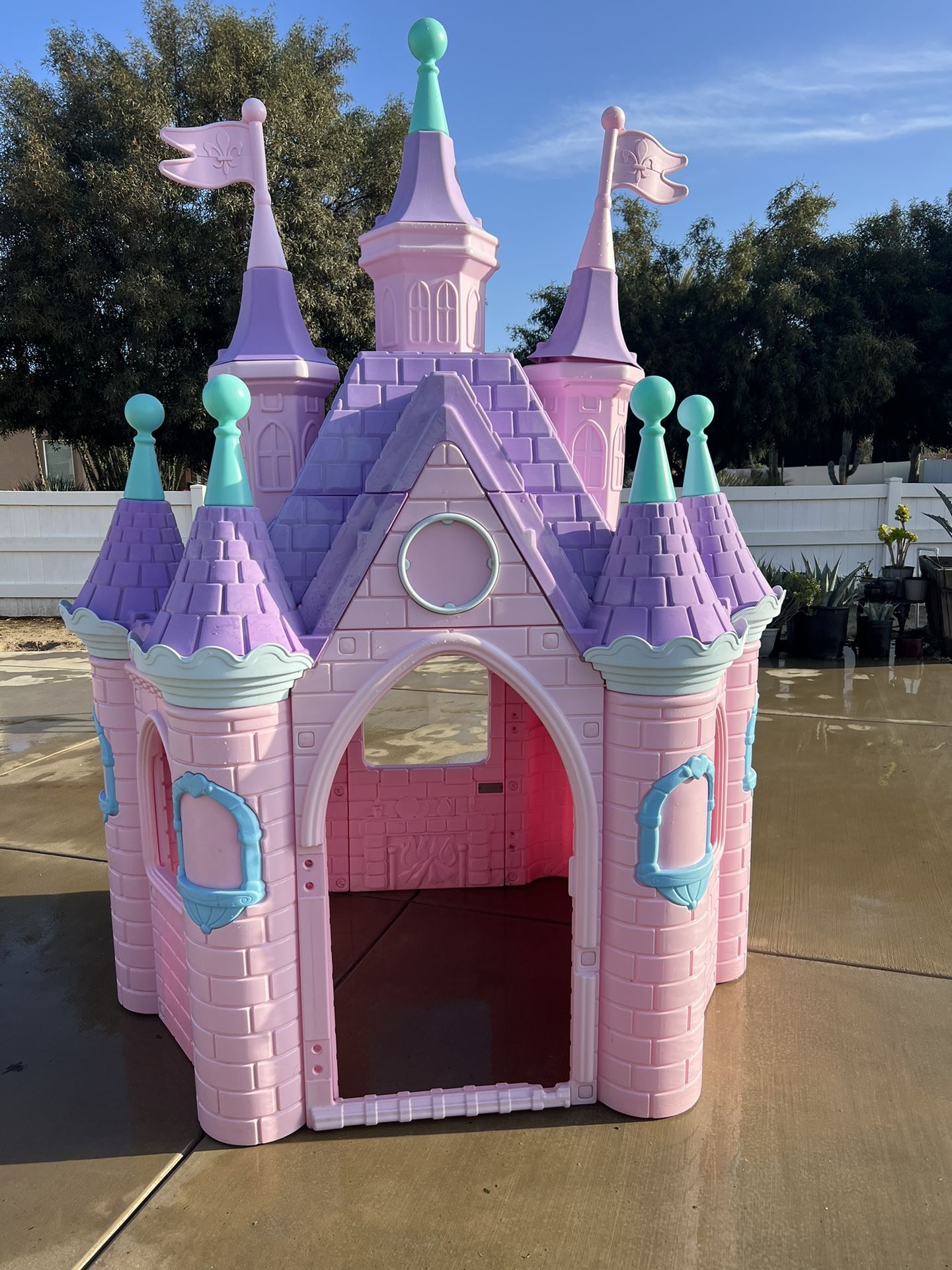 Beautiful kids Castle - Feber Super Palace From Costco